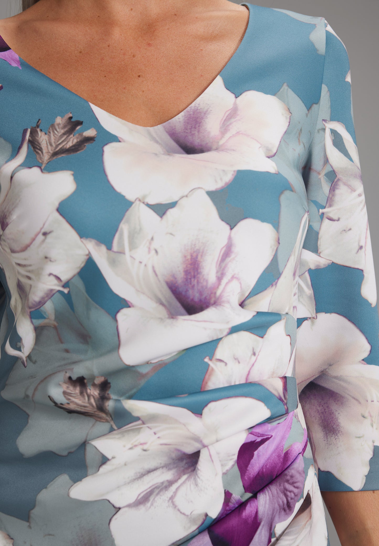 Kleid aus weichem Scuba mit floralem Druck