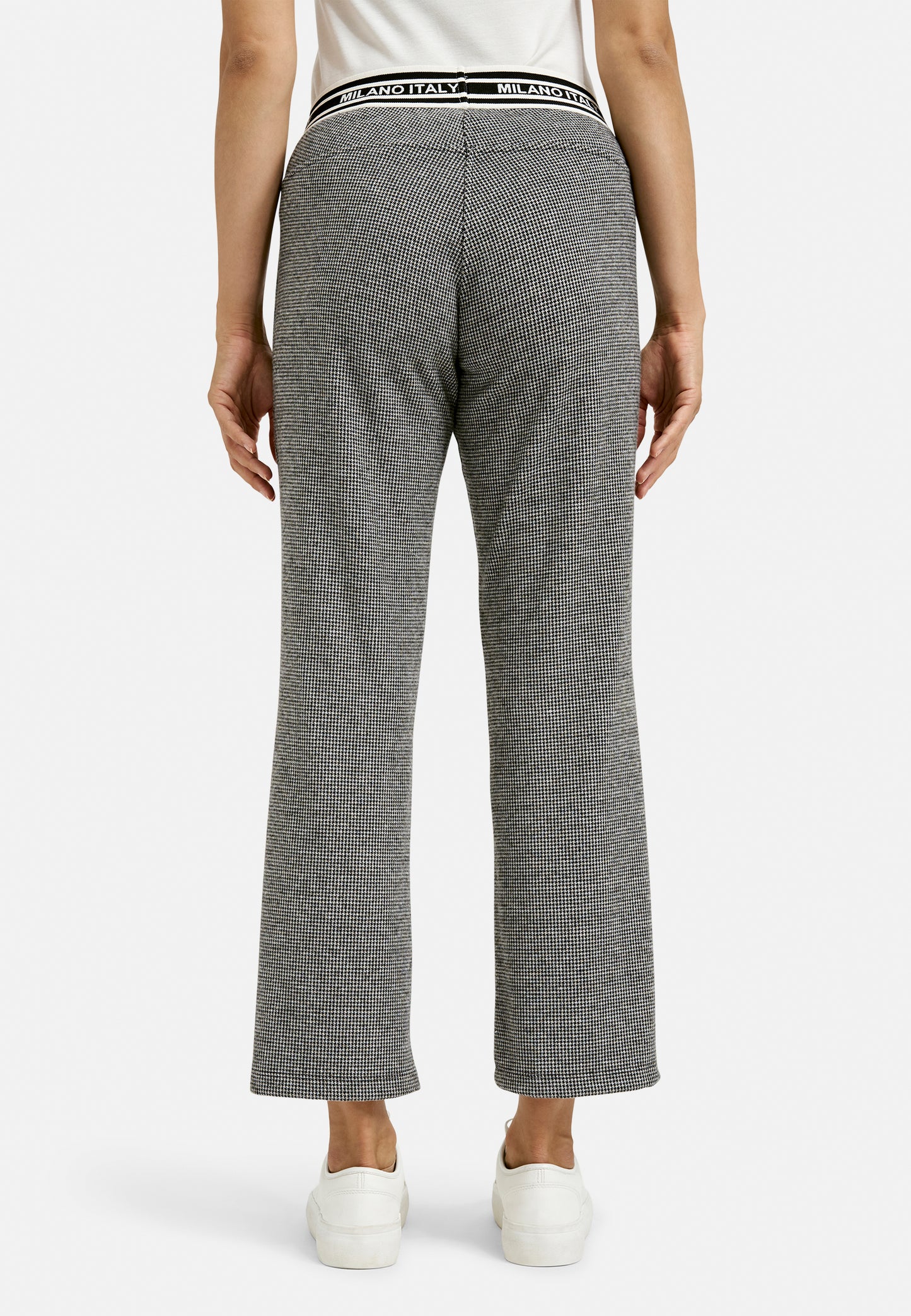 kickflare pants, elastic waist, pin tucks