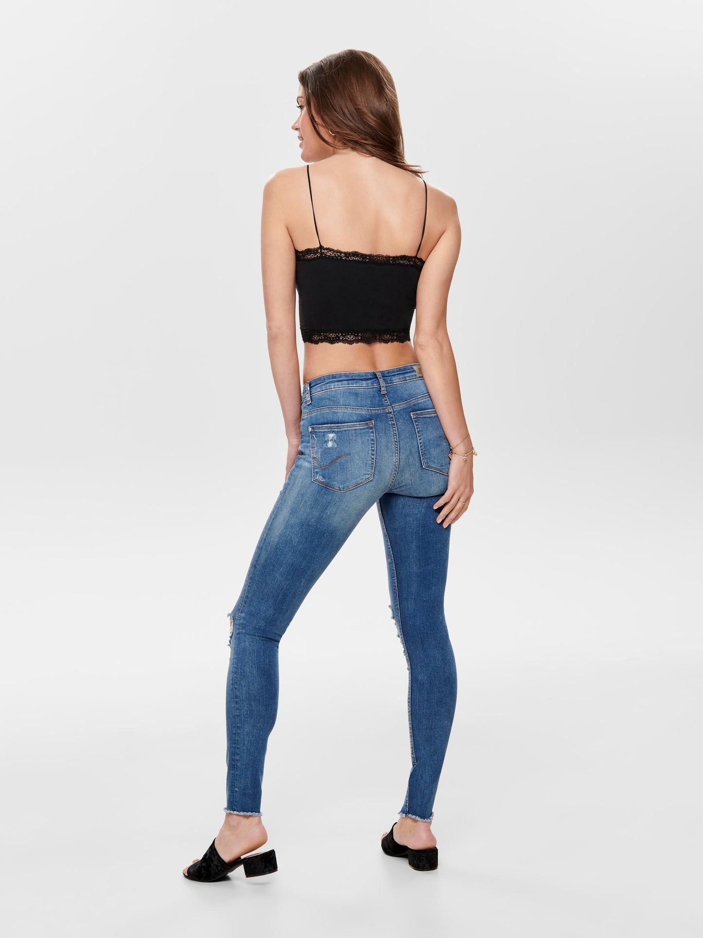 ONLVICKY  LACE SEAMLESS CROPPED TOP NOOS