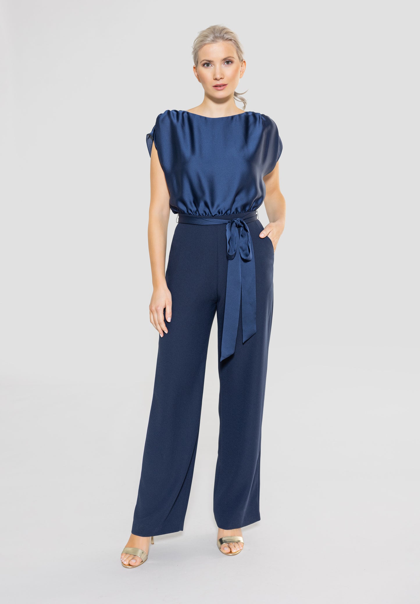 Jumpsuit aus Material-Mix